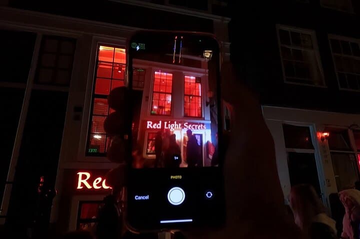Self-Guided Red Light District GPS Walking Tour — Amsterdam App Scavenger Hunt photo 4