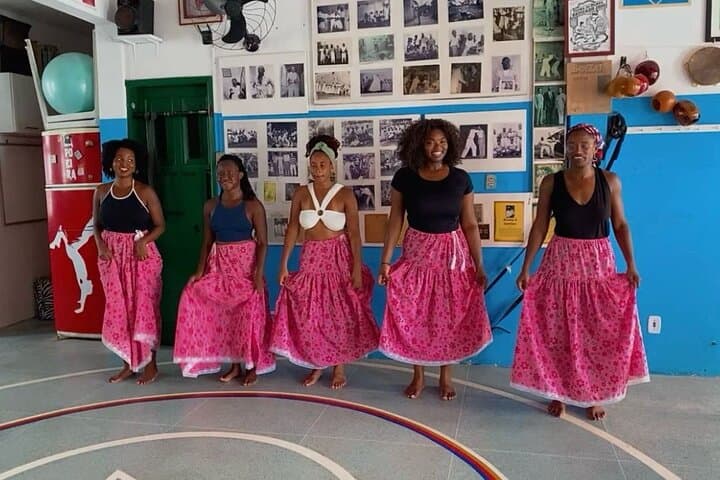 Learn Samba de Roda in Salvador: Dance Class at Mestre Bimba’s First Capoeira School photo 5