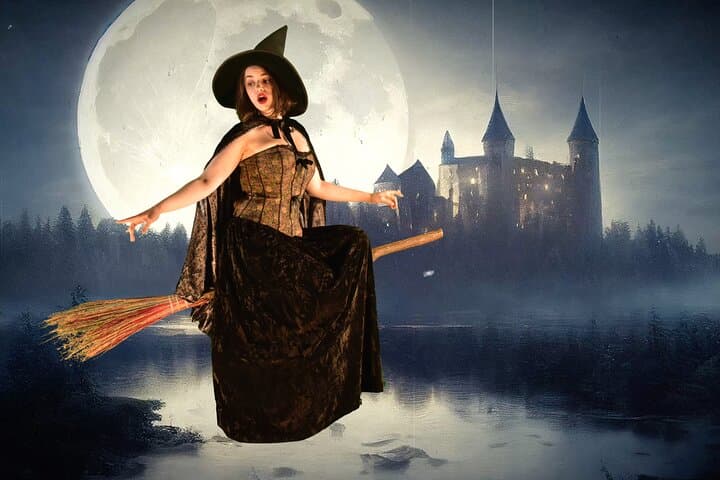 Fly Like a Witch: Magick Broom Green Screen Portraits in Salem photo 6