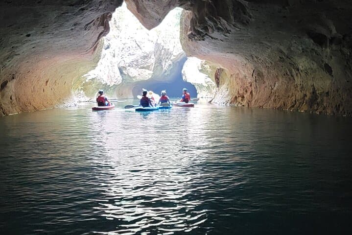 7-Mile Cave Kayaking from Placencia: Full-Day Inland Adventure in Belize photo 2
