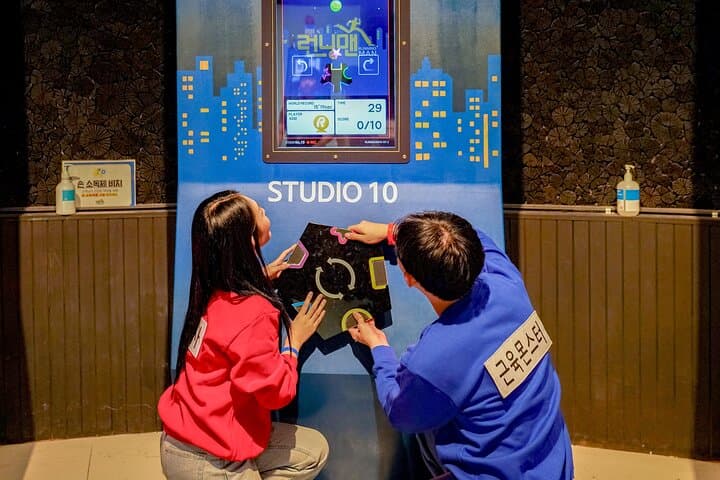 Gangneung Running Man Experience + MUSE Museum Ticket — Interactive Game and Art Visit in Gangwon photo 6