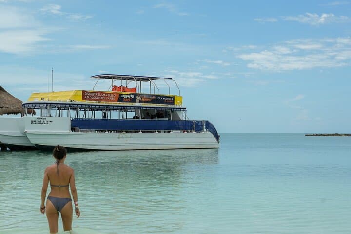 Isla Contoy Snorkeling and Isla Mujeres Day Trip with Buffet and Open Bar