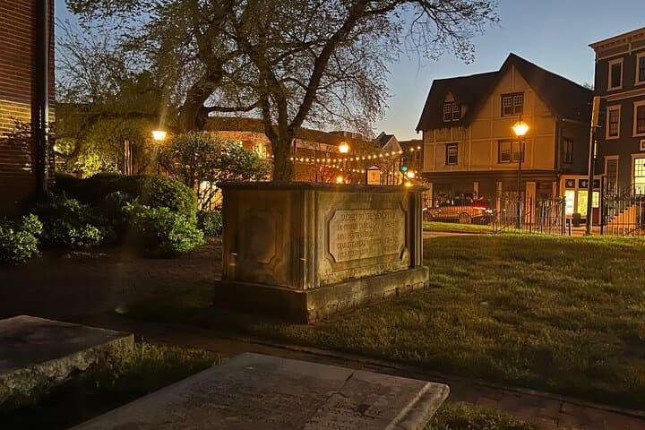 Annapolis Haunted Walking Tour: 90-Minute Historic Ghost Walk