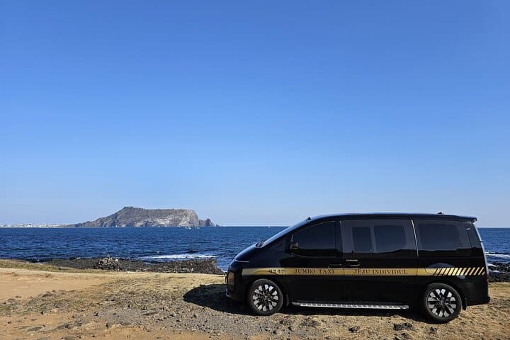 Jeju Sunrise Peak Transfer: Round-Trip to Seongsan Ilchulbong photo 1