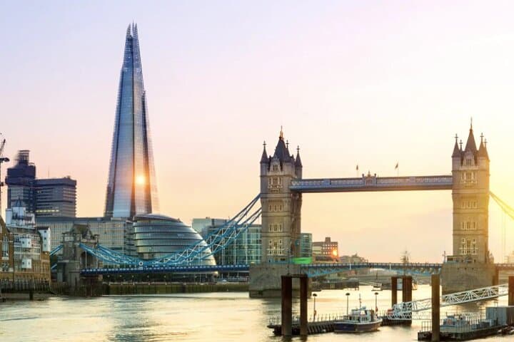 Private Walking Tour: 30+ London Landmarks and The Shard Viewing Gallery photo 2