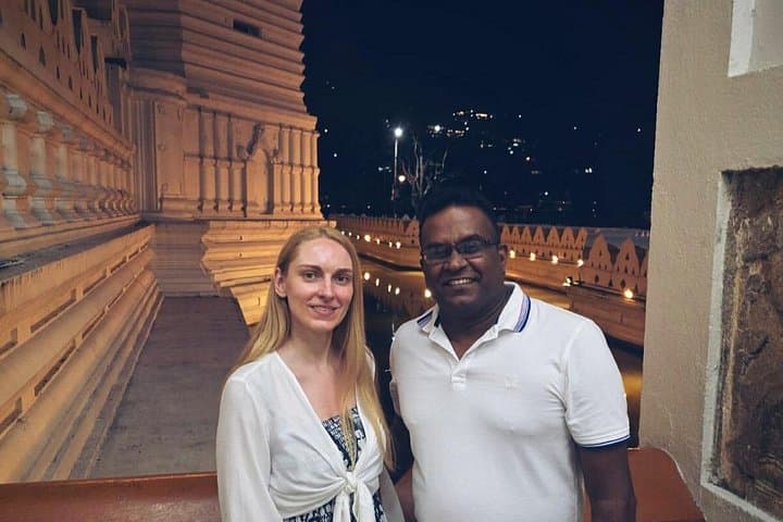 Culture and More Tour in Kandy: Temple, Gardens, Market & Viewpoint photo 2