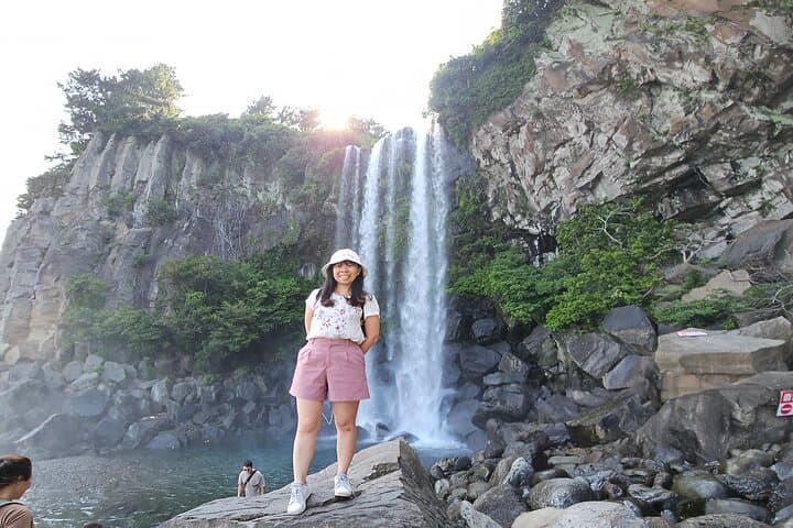 Round-Trip Transport to Jeongbang Waterfall from Jeju photo 5