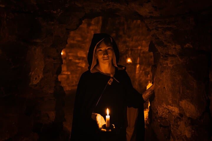 Edinburgh Underground Vaults and Canongate Graveyard Ghost Tour photo 2