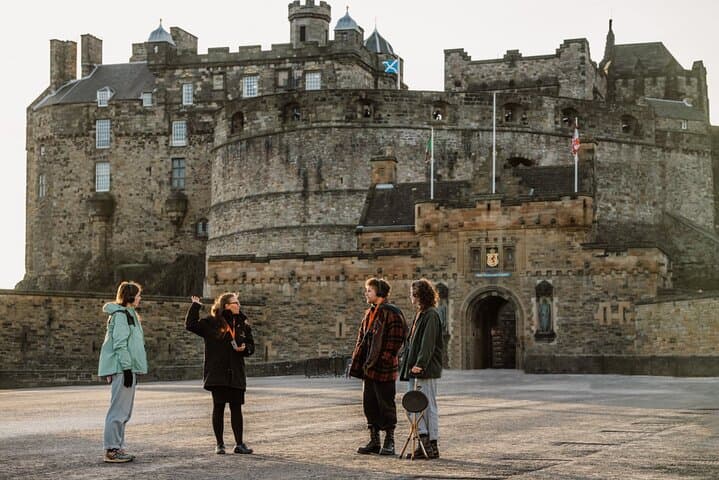 Skip-the-Line Royal Mile & Edinburgh Castle Small-Group Walking Tour