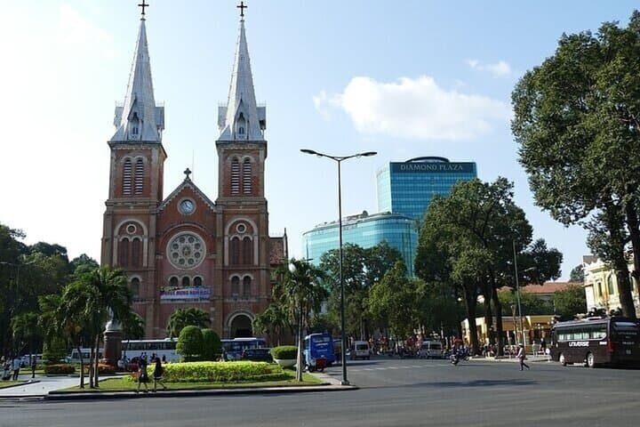 Saigon Street Food Walk: A 3-Hour Local-Guided Culinary Tour photo 5