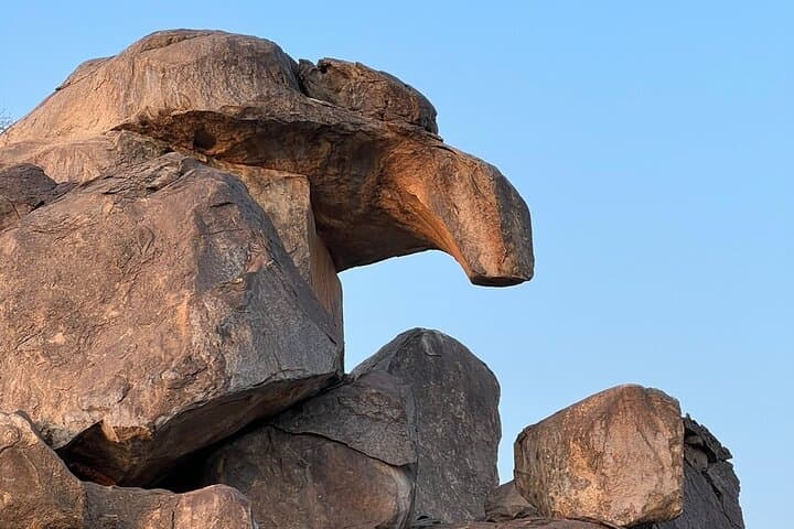 Private Moon Valley Hike from Jeddah — Sunrise & Sunset Lunar Landscapes photo 2