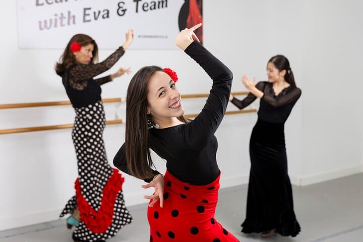 Learn Flamenco in Triana: 1-Hour Dance Class with Optional Costume in Seville photo 2