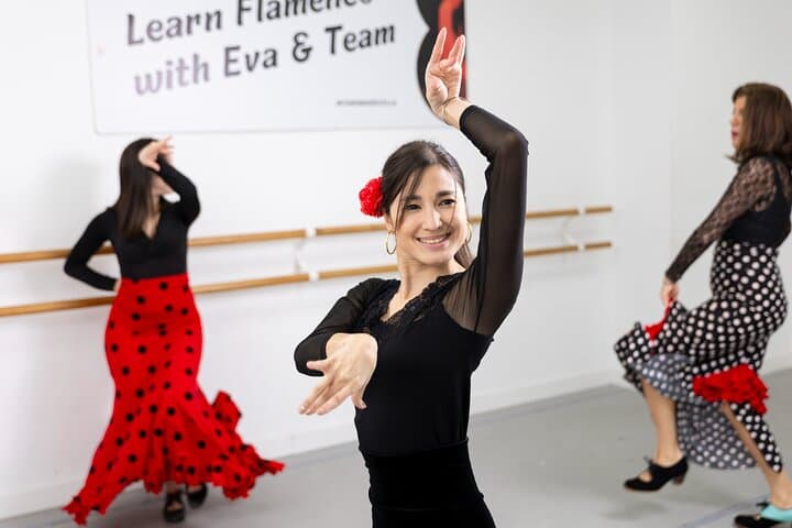 Learn Flamenco in Triana: 1-Hour Dance Class with Optional Costume in Seville photo 4