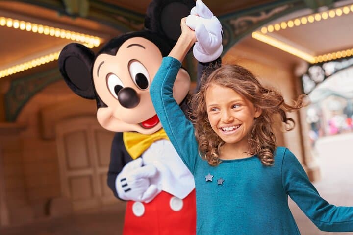 Disneyland Paris Multi-Day Ticket — Make the Most of a 2–4 Day Park Hopper