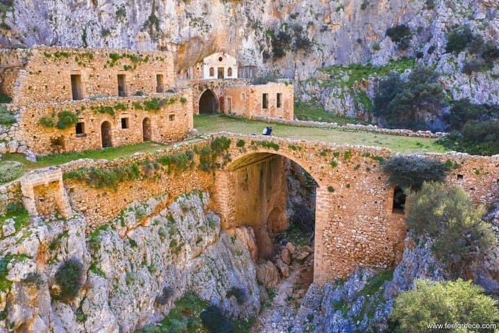Katholiko Bay Hike from Chania: Caves, Monastery & Swim
