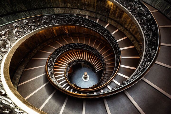 Inside St. Peter's Basilica: Guided Tour, Papal Tombs & Dome Climb photo 4