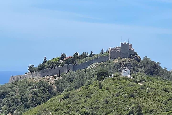 From Sesimbra Castle to Cabo Espichel: Coastal Sanctuary Day Tour