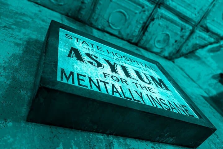 Private Asylum Escape Room in Avondale — 60-Min Immersive Puzzle Experience photo 3