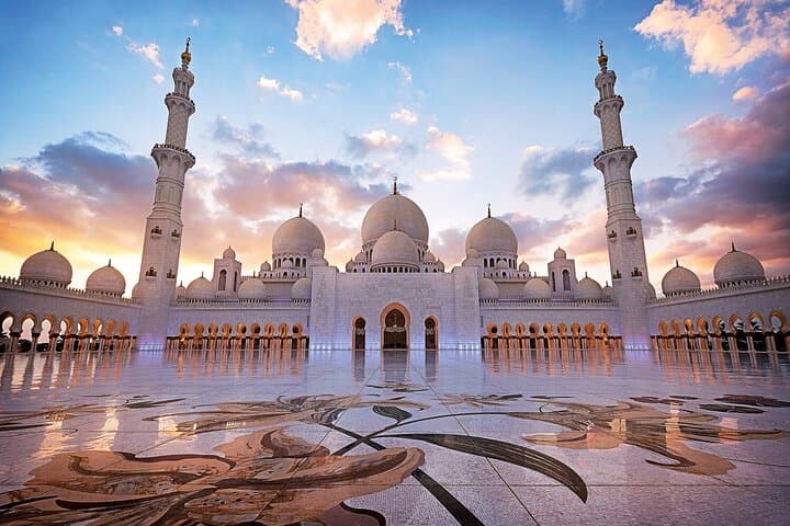 Full-Day Abu Dhabi Highlights: Sheikh Zayed Mosque, Emirates Palace & Heritage Village
