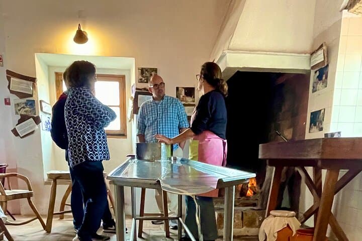 Private Cheese-Making and Wine Tour to Azeitão & Sesimbra from Lisbon photo 5
