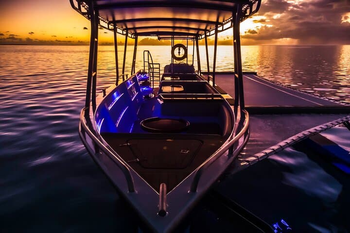 Private Sunset on Blue Lagoon: Champagne Cruise Facing Bora Bora photo 4