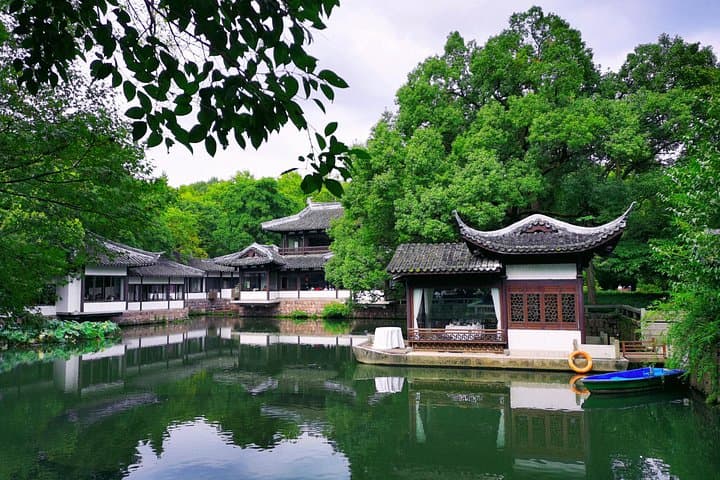 Hangzhou Day Tour: West Lake, Lingyin Temple & Tea Museum Private Highlights photo 1