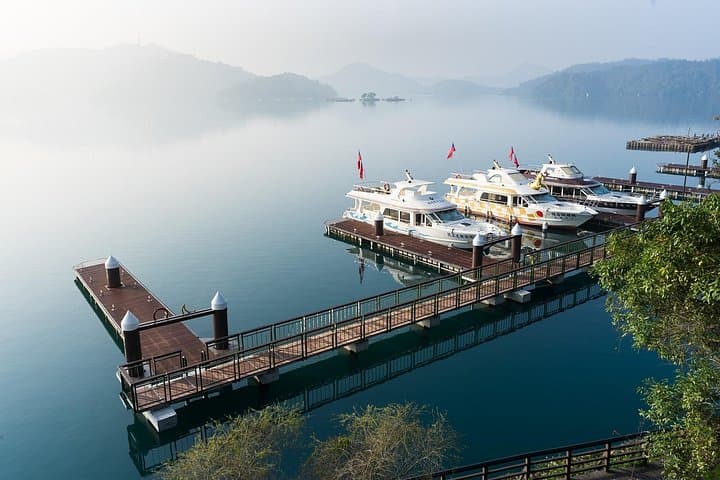 Sun Moon Lake Leisure Day Trip from Taichung: Boat Rides, Temples & Lakeside Strolls photo 3