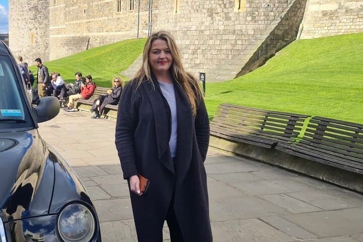 Windsor Private Black Cab Tour from Central London: Castle, Crooked House & Great Park photo 2