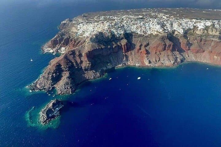 Santorini Helicopter Sightseeing: 20-Minute Caldera Flight Over Oia & Volcano photo 4