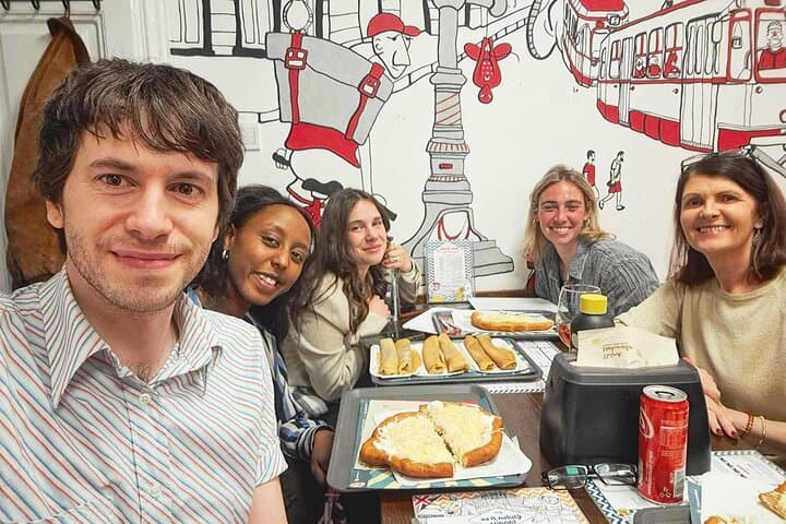 Budapest Bites: Street Food Walking Tour with 5 Tastings photo 4