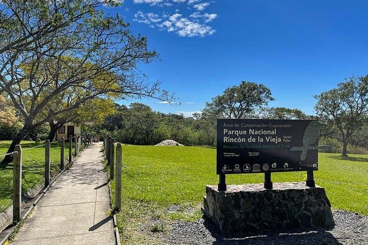 Rincón de la Vieja National Park Guide: Las Pailas, Santa María & Blue Lagoon Trails photo 4