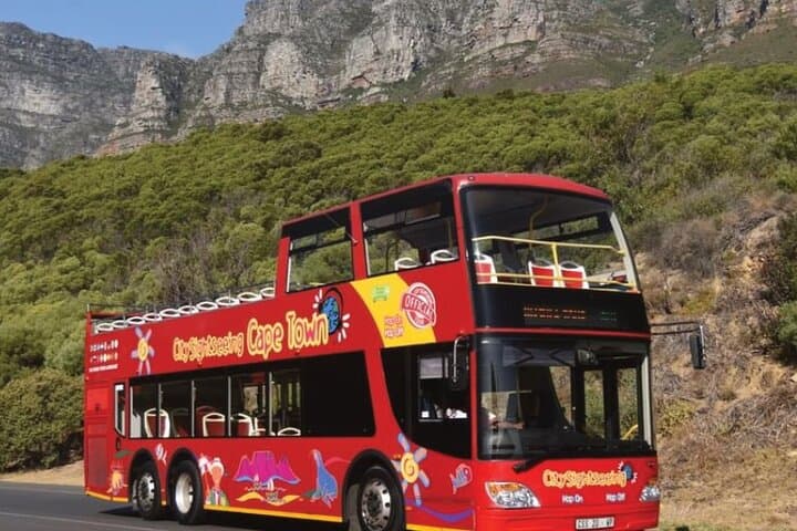 Cape Town Sunset Champagne Cruise: Table Bay Yacht Experience with Table Mountain Views photo 6
