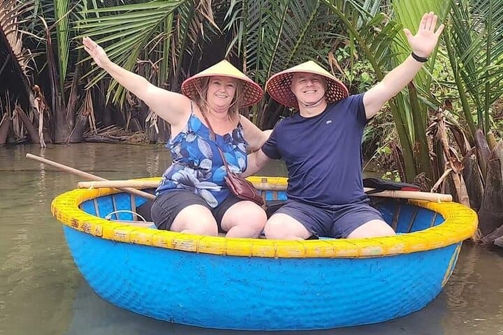 Hoi An Basket-Boat, Lantern & Pottery Village Experience photo 3