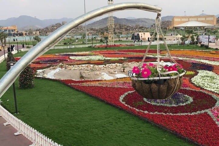 Taif Full-Day Tour From Jeddah & Makkah – Al-Hada, Shubra Palace & Al Shafa photo 5