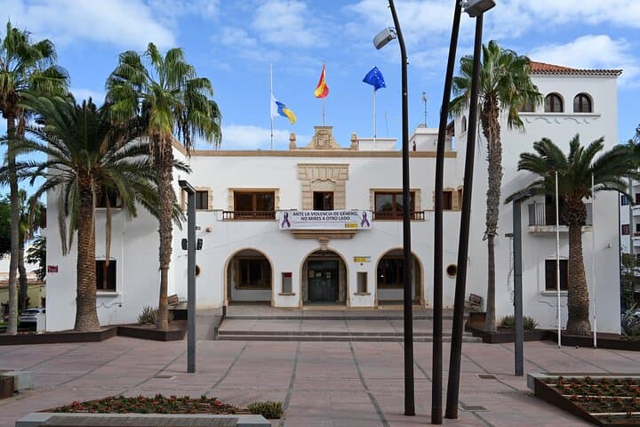 Romantic Fuerteventura Walk: Historic Streets & Seaside Promenade photo 2