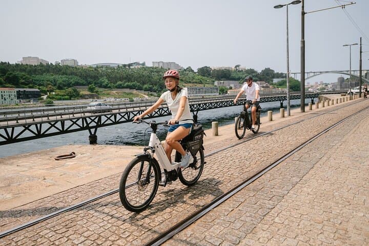 Porto Riverbank E-Bike Tour: Atlantic Coast to City Gardens