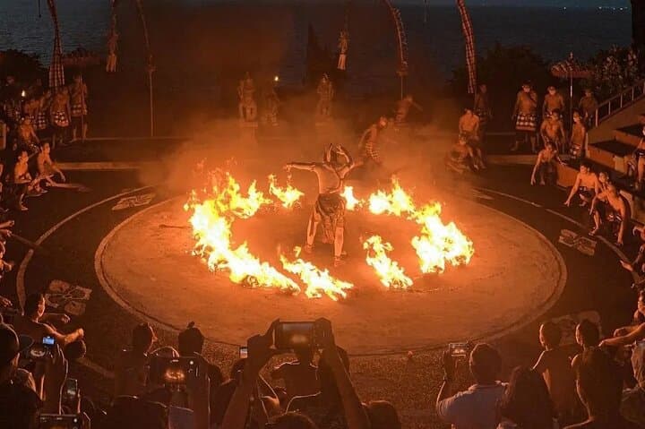 Uluwatu Sunset Kecak Dance and Jimbaran Seafood Dinner — Bali Evening Tour photo 4