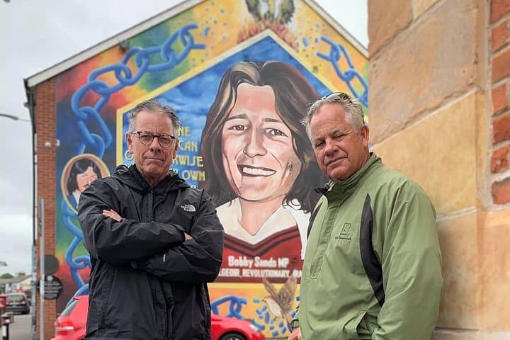 Belfast Black Taxi Tour: Troubles, Murals & Peace Walls Private Experience photo 2