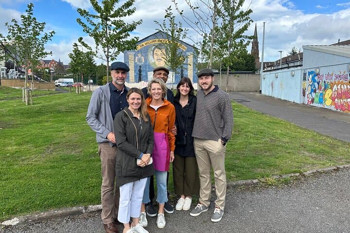 Belfast Black Taxi Tour: 2-Hour Cross-Community Troubles Experience