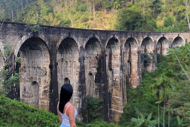Ella Day Tour: 9 Arches Bridge, Little Adam's Peak & Ravana Falls (Private Guided)