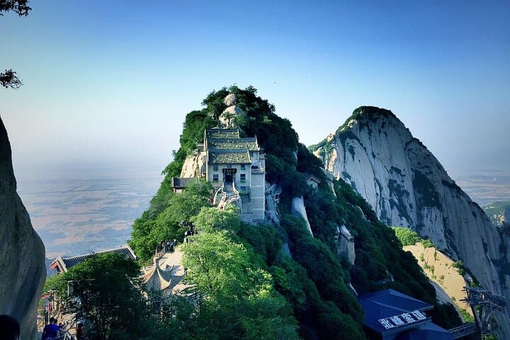 Hike Mount Hua (Huashan): Private Roundtrip Transfer with Ticket Assistance from Xi'an