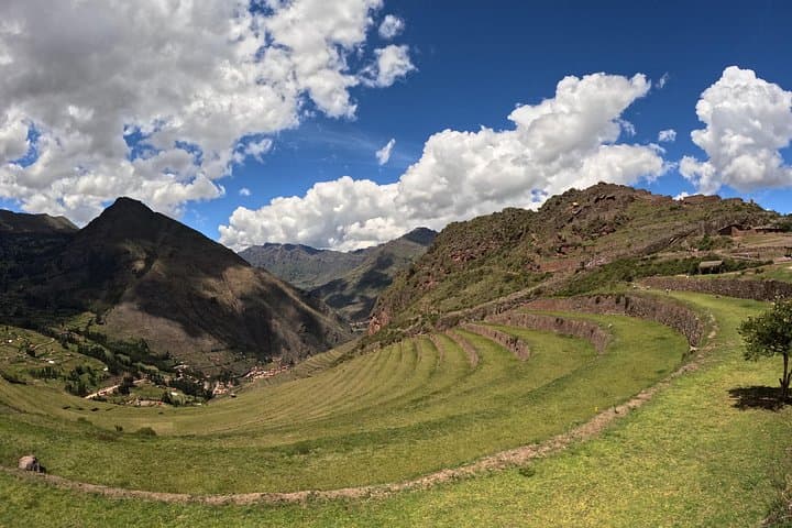Sacred Valley & Machu Picchu: 2-Day Inca Ruins, Train Ride and Cultural Highlights photo 3