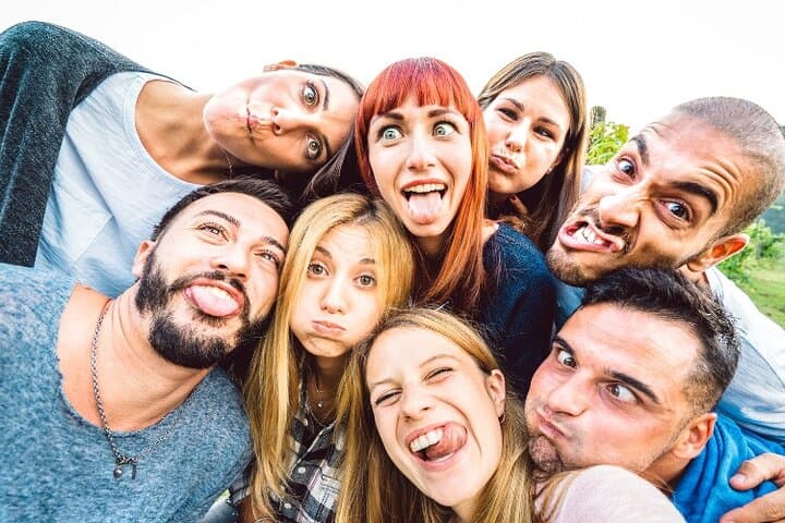 Competitive Scavenger Hunt in Destin: Prizes, Teams & Urban Adventure
