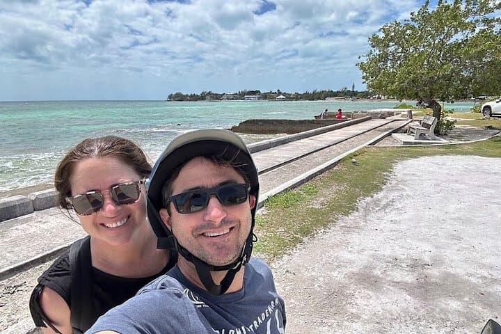 Scooter Rental in Nassau: Explore New Providence on a 150cc Scooter photo 6