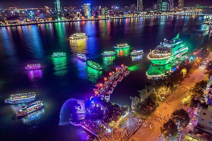 Da Nang Night Tour: Han River Cruise, Dragon Bridge & Helio Market photo 2