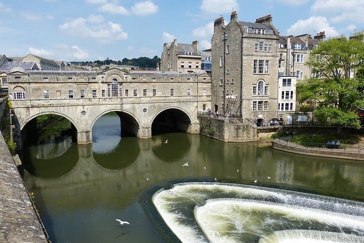 Private Southampton to London Transfer with Stonehenge, Lacock & Bath photo 4