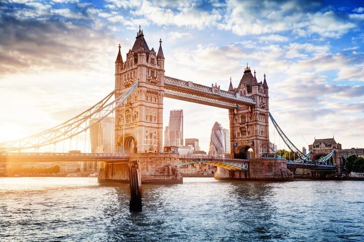 Self-Guided London Walking Tour App — 30+ Must-Visit Stops from Westminster to Piccadilly photo 5