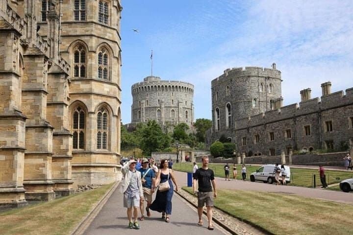 Westminster to Windsor: Private Royal Walking Tour & Windsor Castle Visit