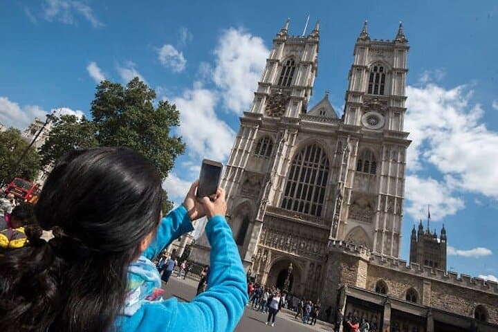 Westminster Walking Tour with London Dungeon: Royal Sights & Dark History photo 4