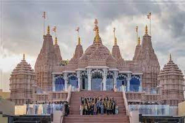 Visiting BAPS Hindu Mandir Abu Dhabi — Middle East’s Largest Traditional Stone Temple Tour photo 3